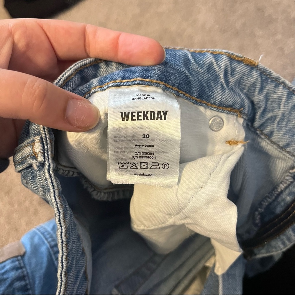 Weekday Avery Jeans in Pool Blue - Picture 5 of 6